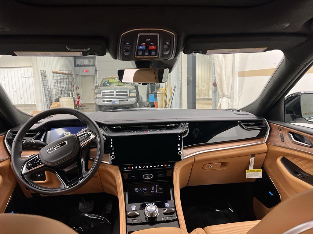 new 2026 Jeep Grand Cherokee car, priced at $59,996