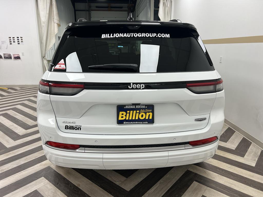 new 2026 Jeep Grand Cherokee car, priced at $59,996