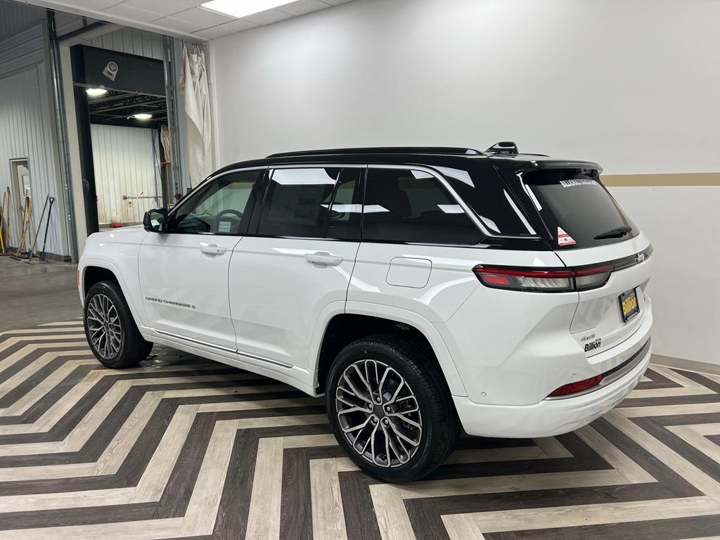 new 2026 Jeep Grand Cherokee car, priced at $59,996