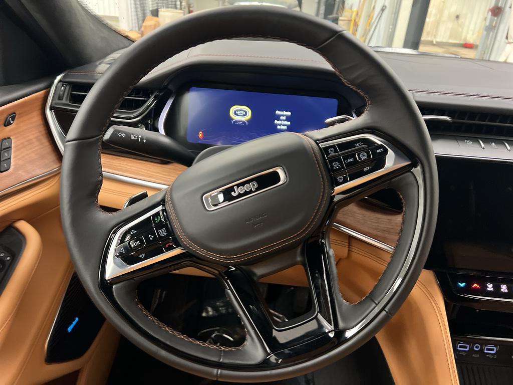 new 2026 Jeep Grand Cherokee car, priced at $59,996