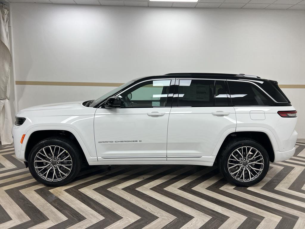 new 2026 Jeep Grand Cherokee car, priced at $59,996