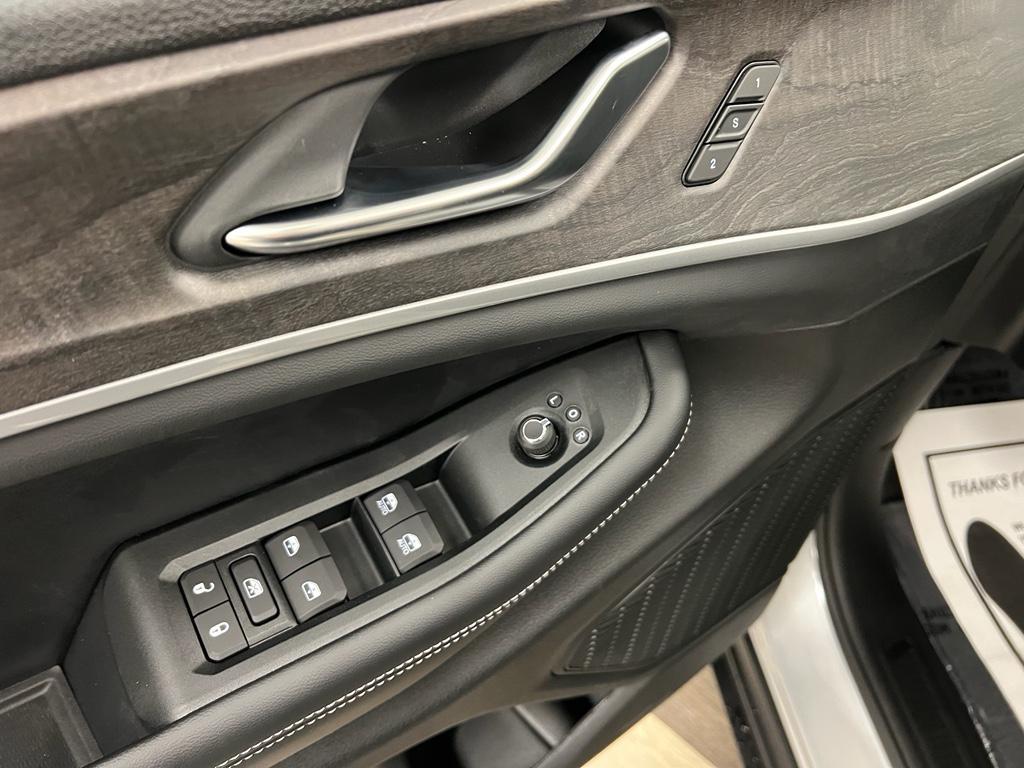 new 2025 Jeep Grand Cherokee car, priced at $46,209