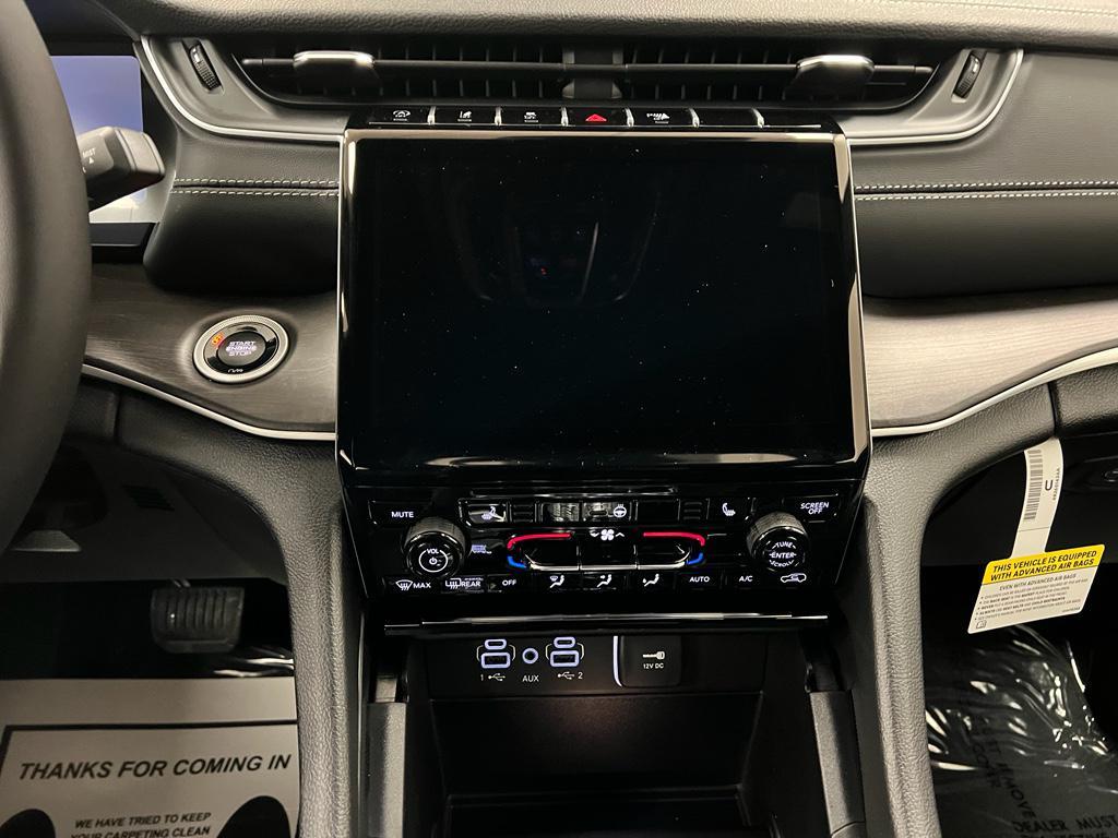 new 2025 Jeep Grand Cherokee car, priced at $46,209