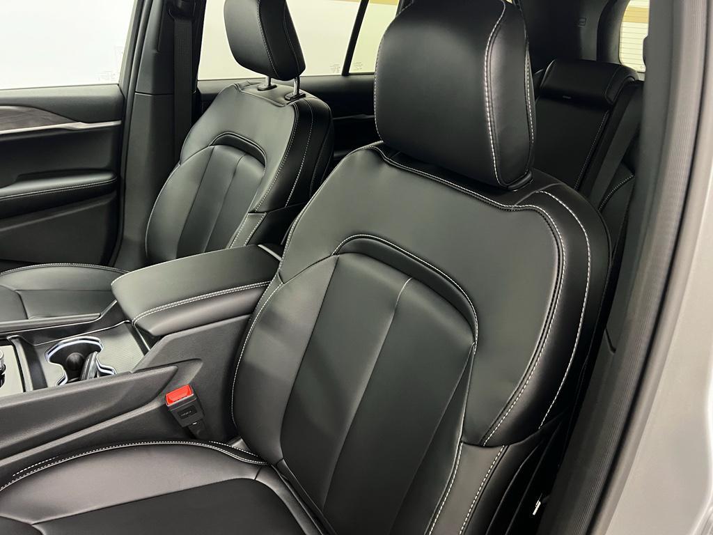 new 2025 Jeep Grand Cherokee car, priced at $46,209