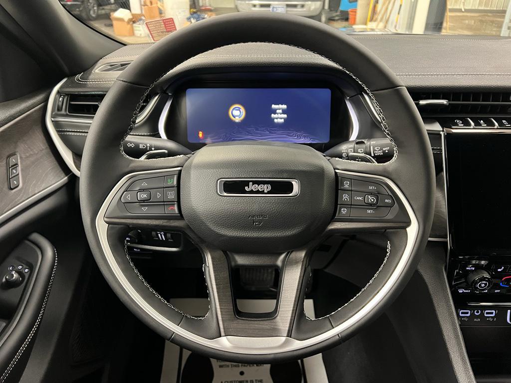 new 2025 Jeep Grand Cherokee car, priced at $46,209