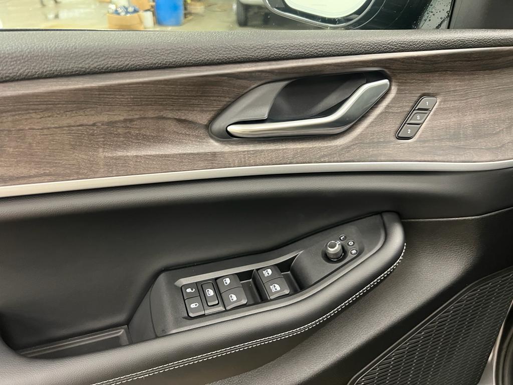 new 2025 Jeep Grand Cherokee L car, priced at $52,761