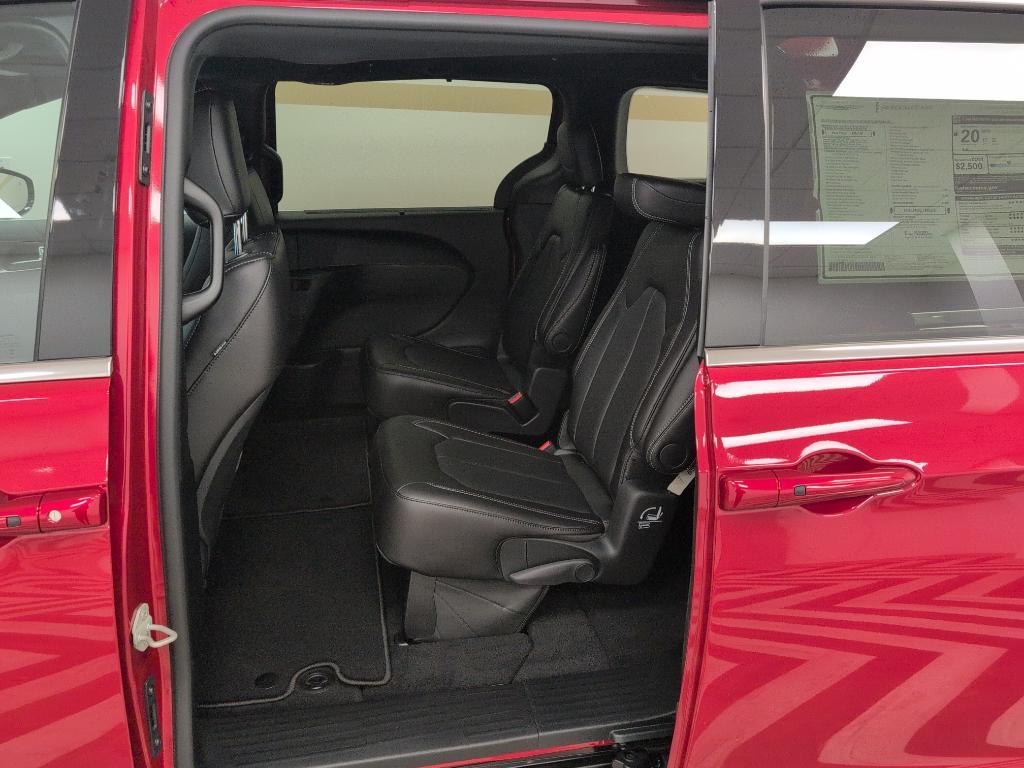 new 2026 Chrysler Pacifica car, priced at $45,825