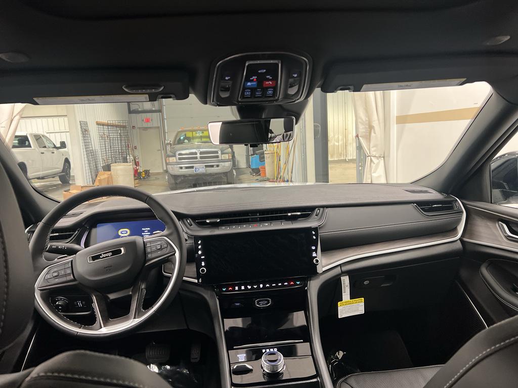 new 2026 Jeep Grand Cherokee car, priced at $51,571