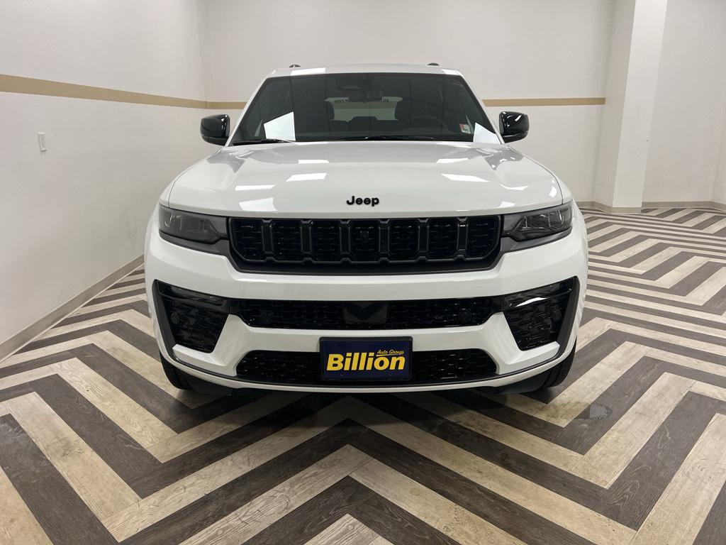 new 2026 Jeep Grand Cherokee car, priced at $51,571
