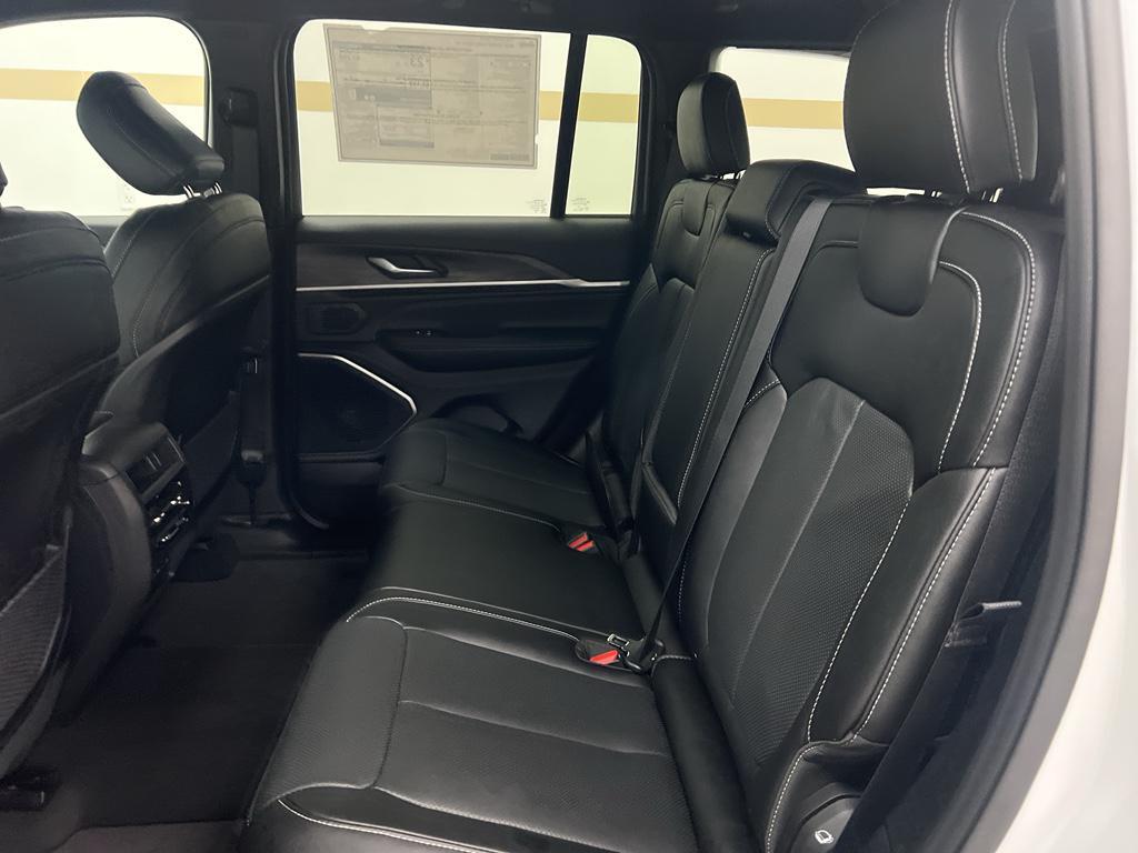 new 2026 Jeep Grand Cherokee car, priced at $51,571