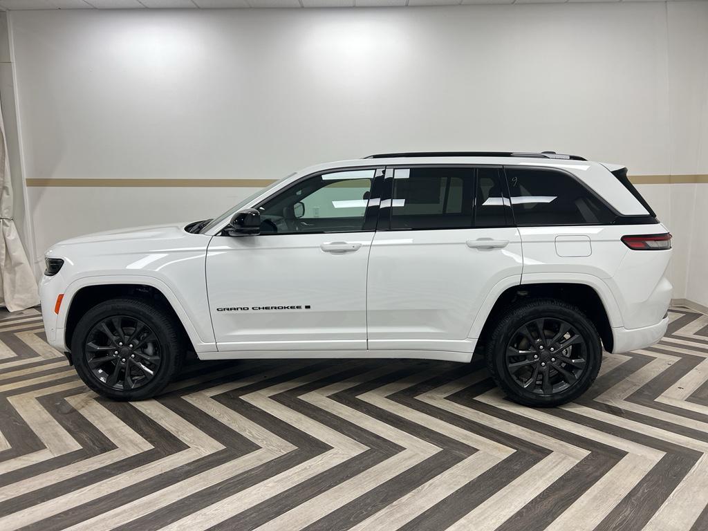 new 2026 Jeep Grand Cherokee car, priced at $51,571