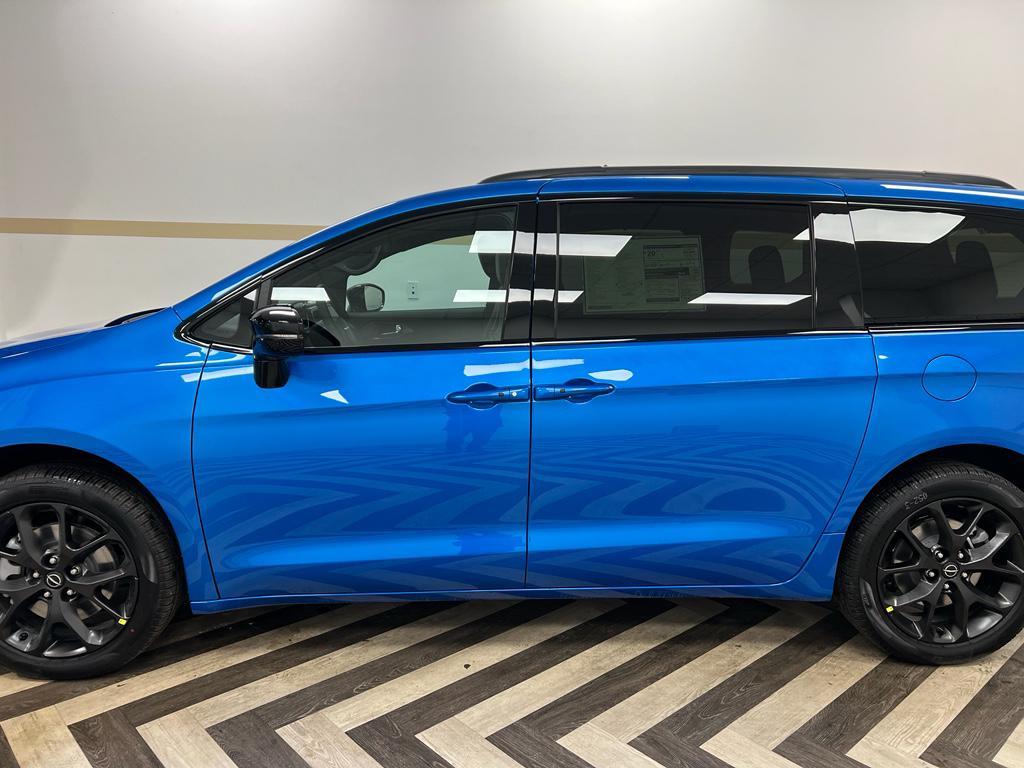 new 2026 Chrysler Pacifica car, priced at $46,356