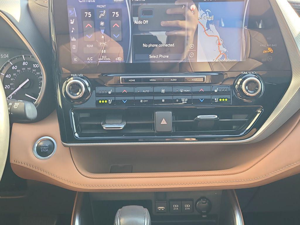 used 2021 Toyota Highlander car, priced at $30,494