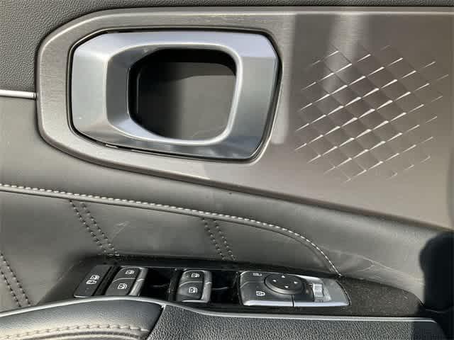 used 2022 Kia Sorento car, priced at $25,134