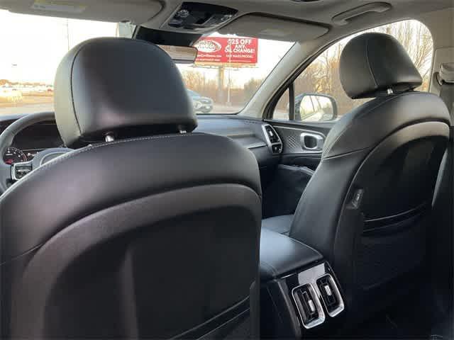 used 2022 Kia Sorento car, priced at $25,134