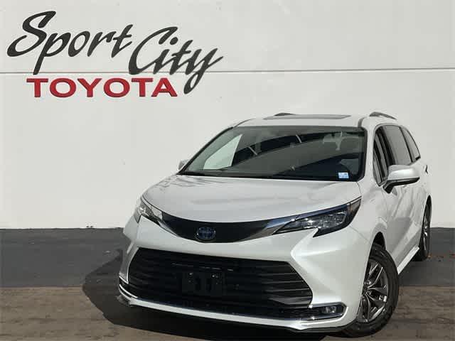 used 2023 Toyota Sienna car, priced at $32,842