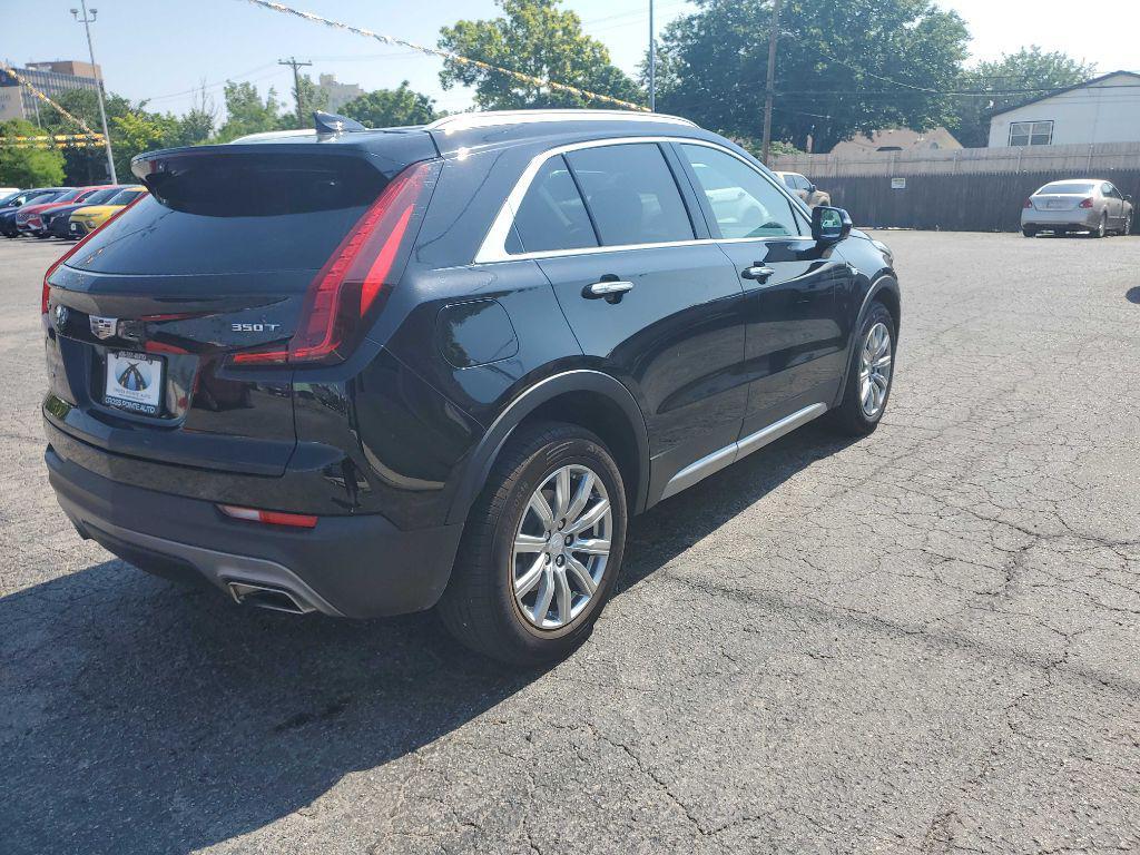 2023 BLACK Cadillac XT4