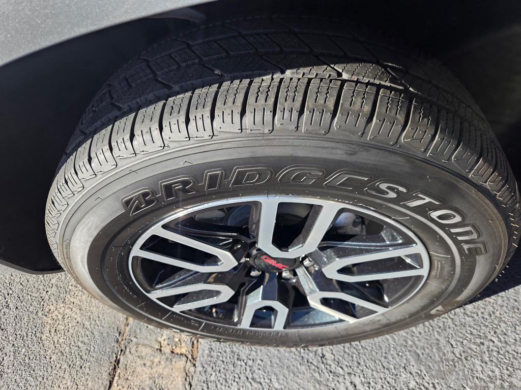 used 2024 GMC Yukon car