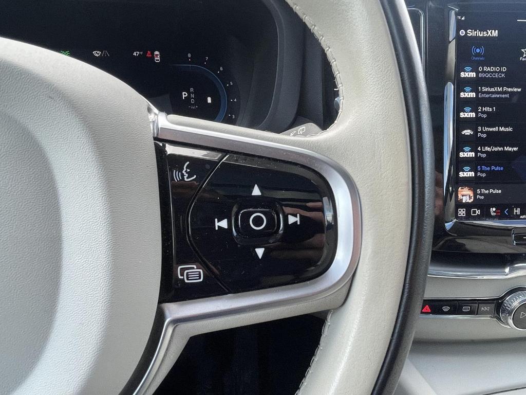 used 2023 Volvo XC60 car, priced at $28,900