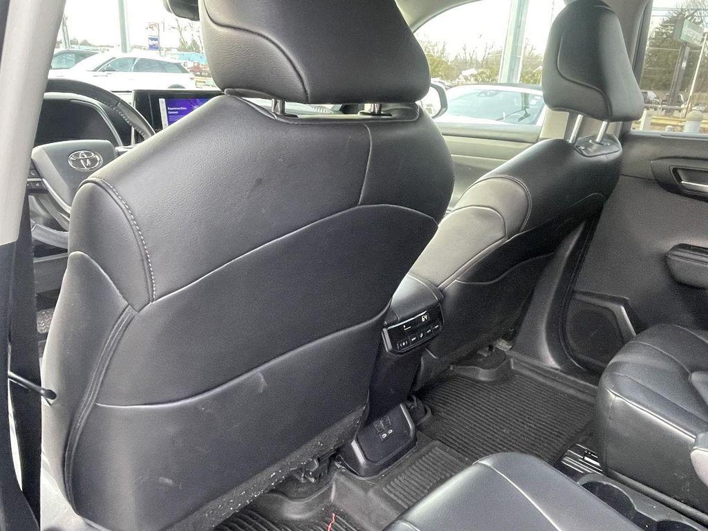 used 2023 Toyota Highlander car, priced at $34,990