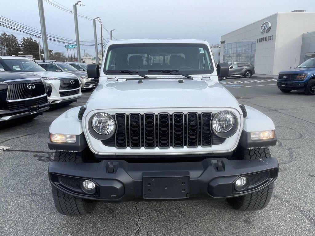 used 2025 Jeep Gladiator car, priced at $36,200