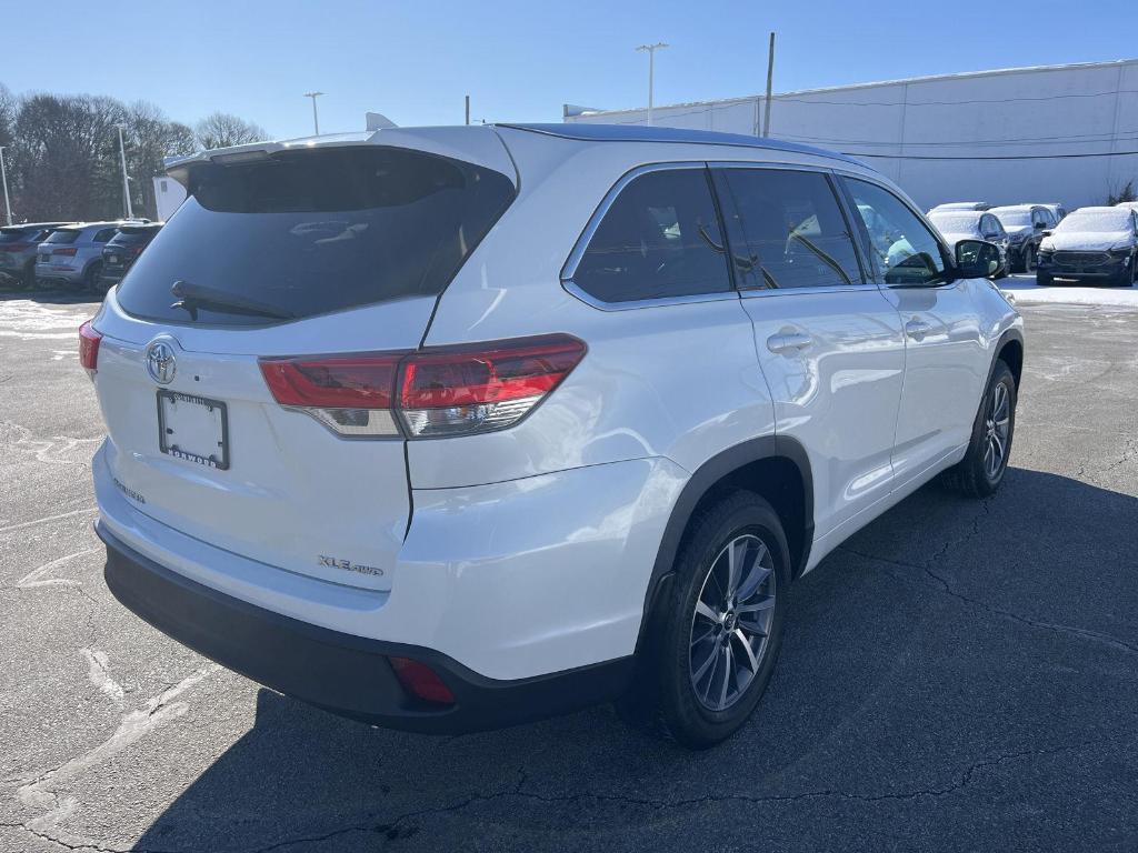 used 2018 Toyota Highlander car, priced at $18,900