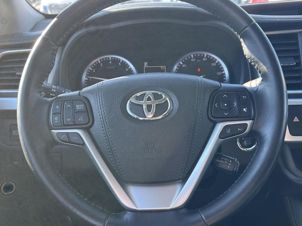 used 2018 Toyota Highlander car, priced at $18,900
