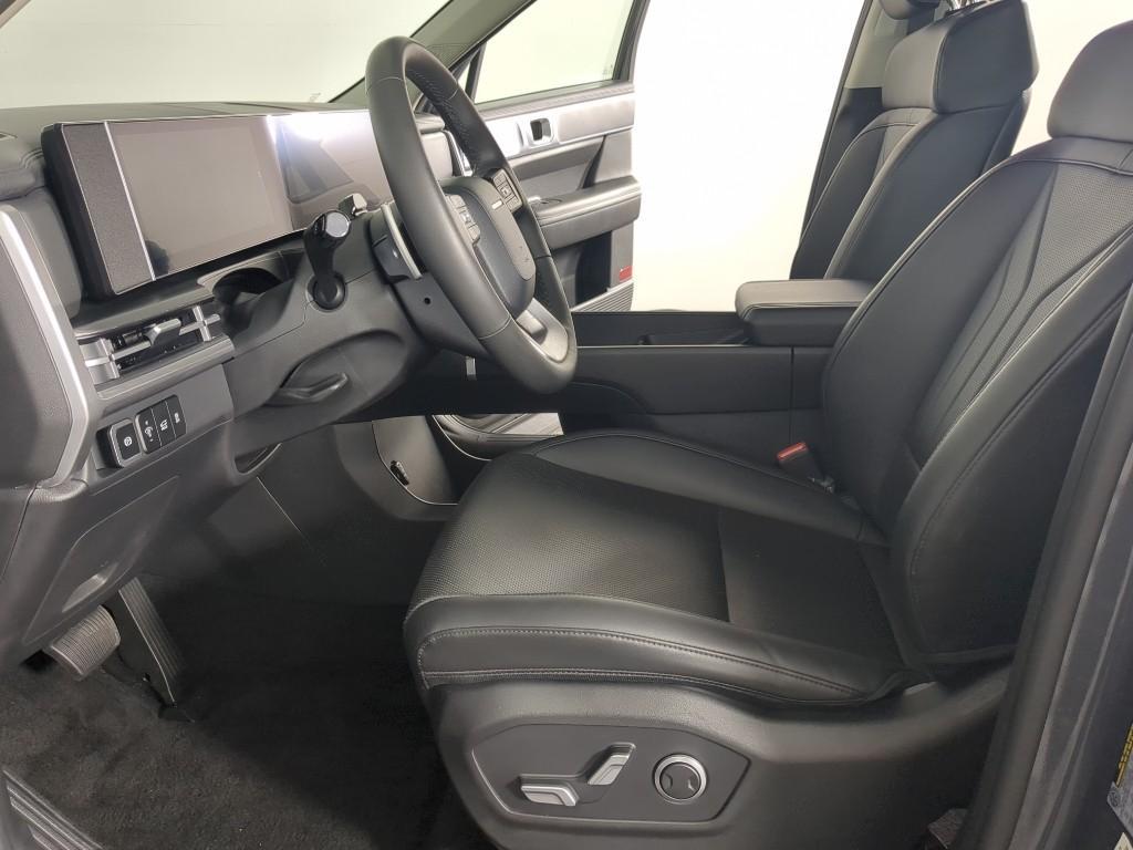 used 2025 Hyundai Santa Fe car, priced at $29,988