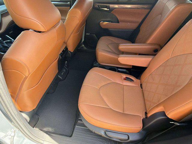 used 2023 Toyota Highlander car, priced at $31,998