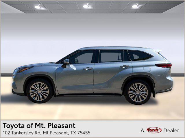 used 2023 Toyota Highlander car, priced at $31,998