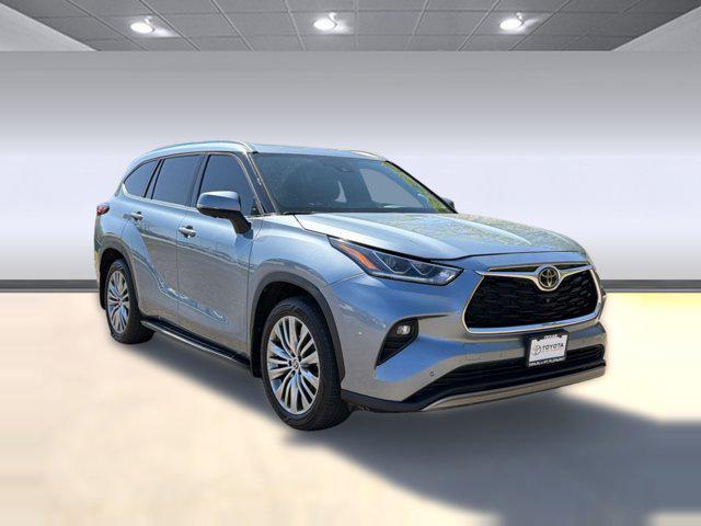 used 2023 Toyota Highlander car, priced at $31,998
