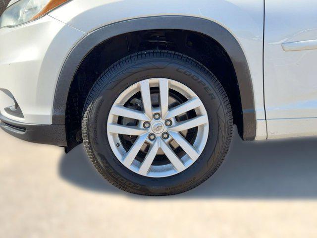 used 2015 Toyota Highlander car, priced at $9,997