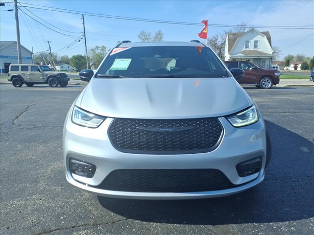 used 2024 Chrysler Pacifica car, priced at $39,995