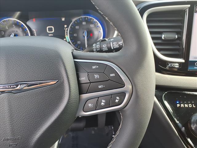 used 2025 Chrysler Pacifica car, priced at $35,995