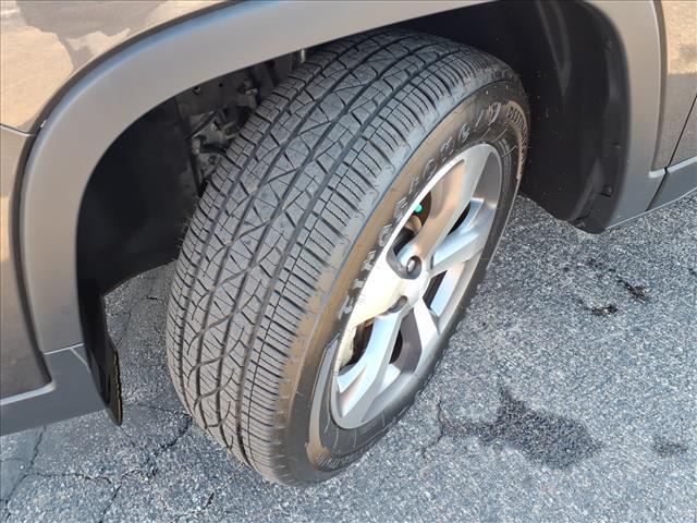 used 2021 Jeep Cherokee car, priced at $22,995