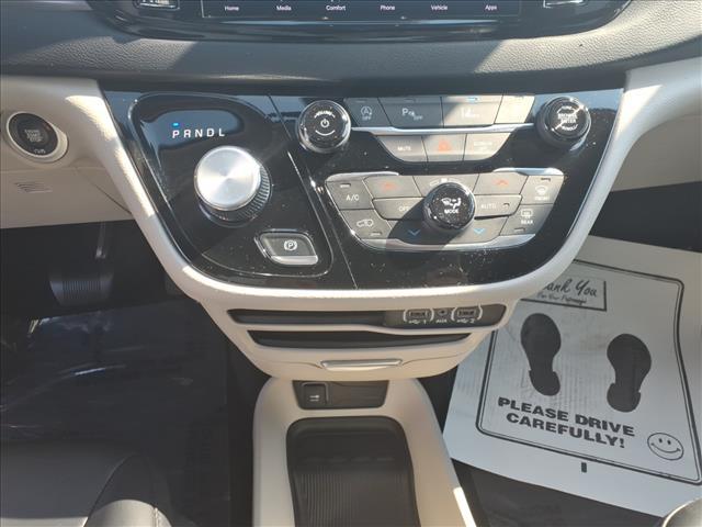 used 2024 Chrysler Pacifica car