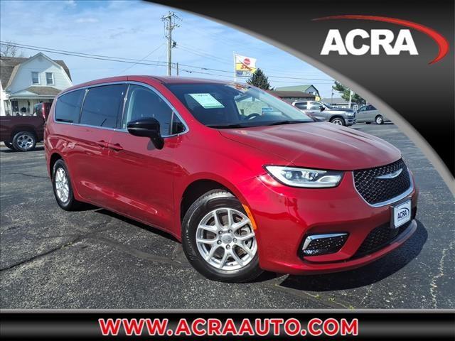 used 2024 Chrysler Pacifica car