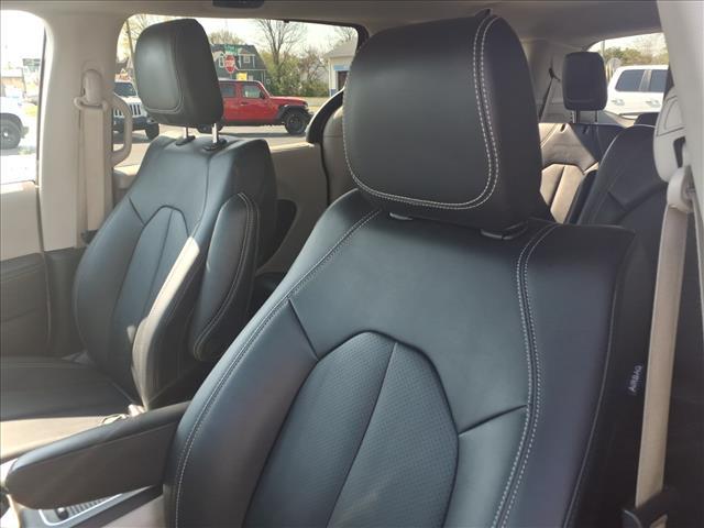 used 2024 Chrysler Pacifica car