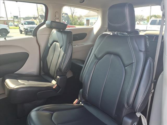 used 2024 Chrysler Pacifica car