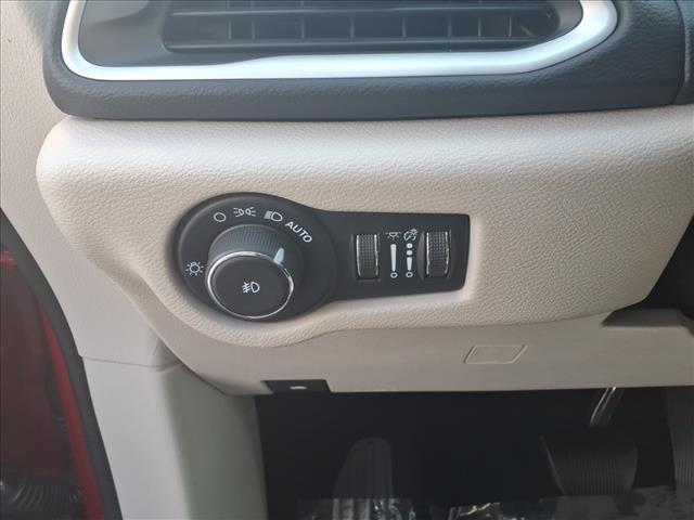 used 2024 Chrysler Pacifica car