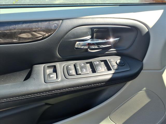 used 2016 Dodge Grand Caravan car
