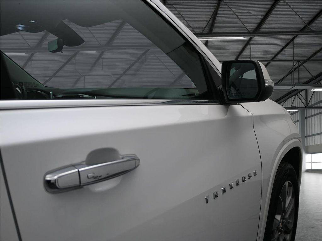 used 2021 Chevrolet Traverse car, priced at $23,700
