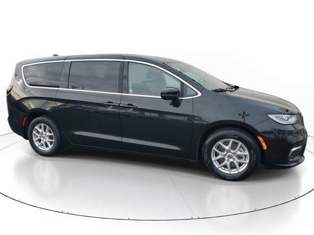used 2023 Chrysler Pacifica car, priced at $22,617