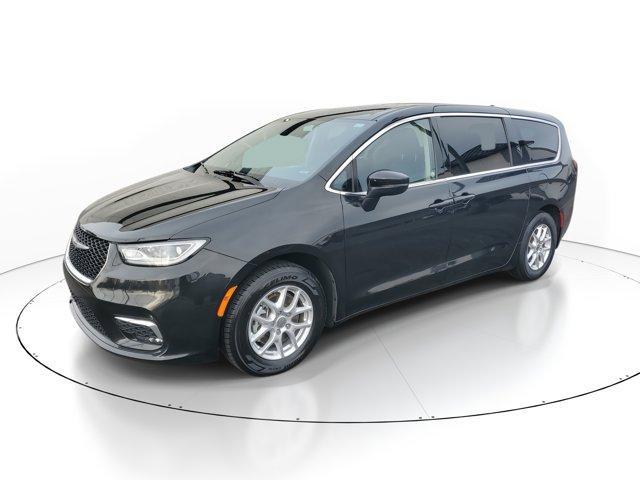 used 2023 Chrysler Pacifica car, priced at $22,617