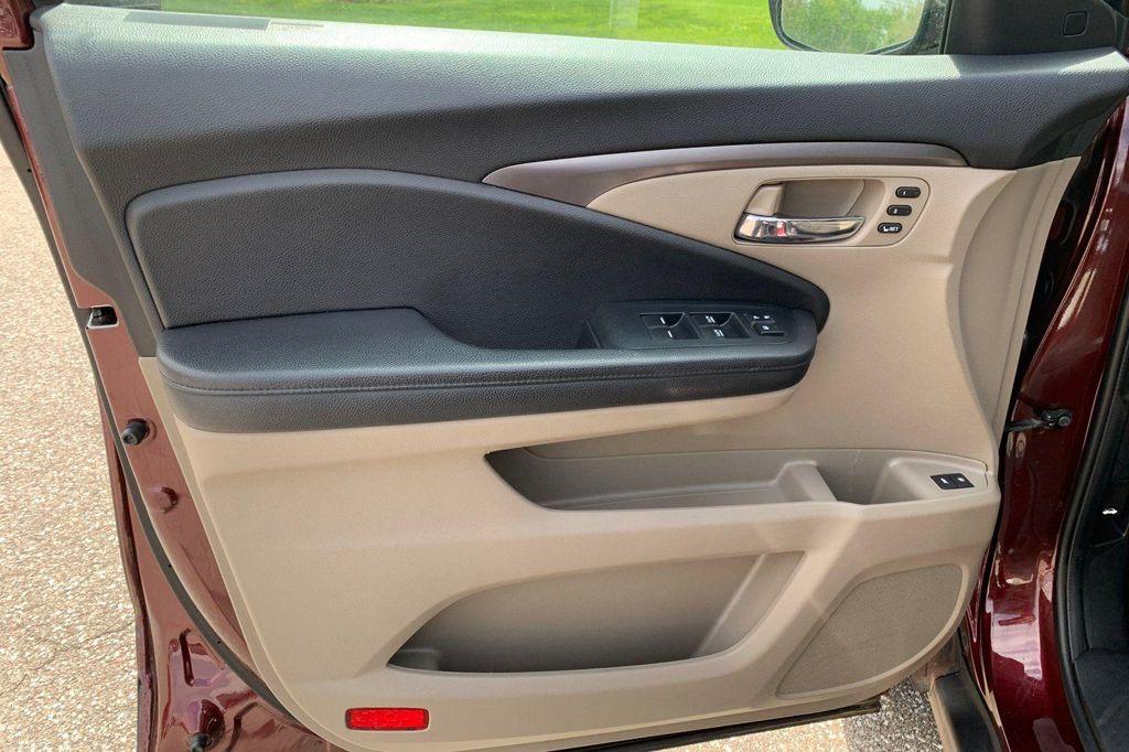 used 2022 Honda Pilot car, priced at $31,999
