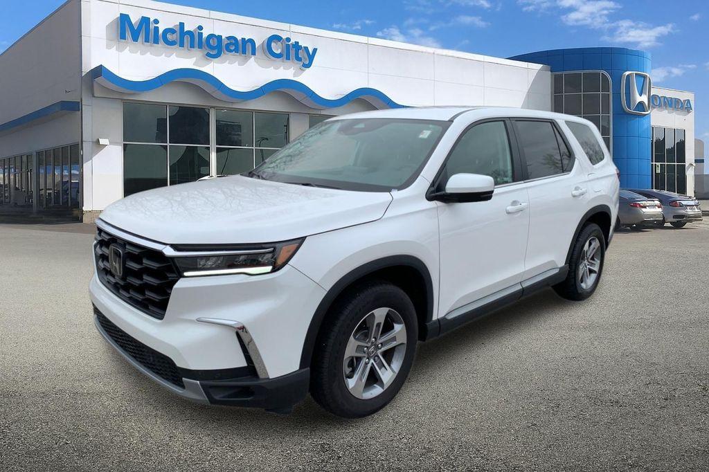 used 2025 Honda Pilot car, priced at $44,977