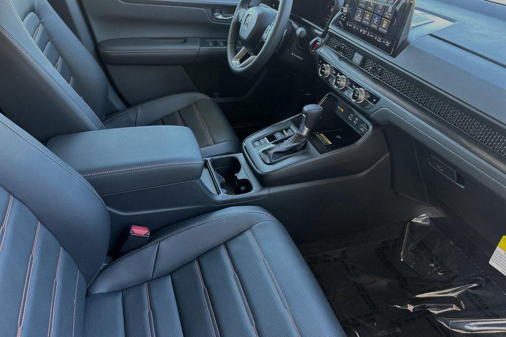 new 2025 Honda CR-V Hybrid car, priced at $40,600