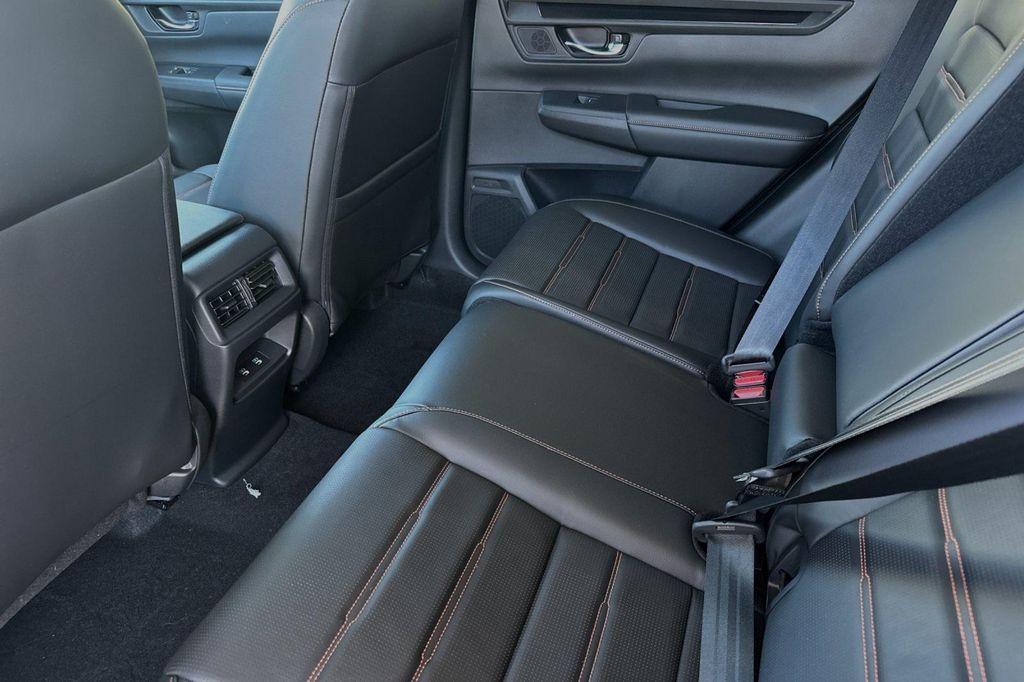 new 2025 Honda CR-V Hybrid car, priced at $40,600