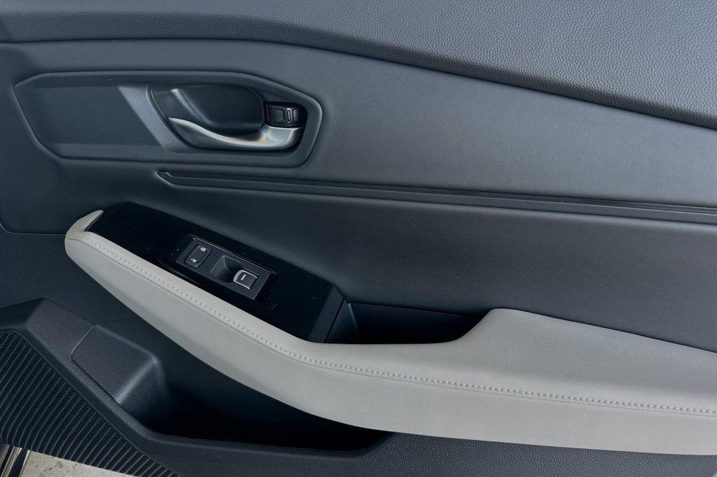 new 2025 Honda Accord Hybrid car, priced at $40,950