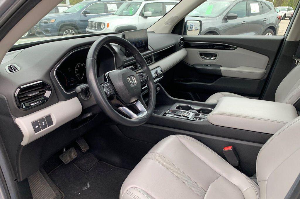 used 2023 Honda Pilot car, priced at $40,377